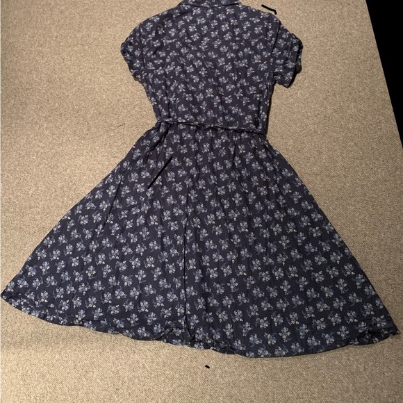 Cottagecore shirt dress with lovely full skirt and pockets. - Picture 2 of 4